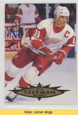 1995-96 Fleer Ultra Steve Yzerman #51 HOF READ 5e6