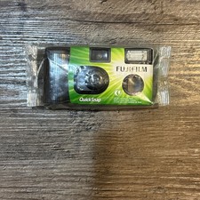 Fujifilm Fuji Quicksnap 400 Single Use Disposable 35mm Camera with Flash 2011