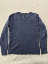 Saks Fifth Avenue Sweater Woman’s XS Blue 100% Cashmere V Neck Classic Soft