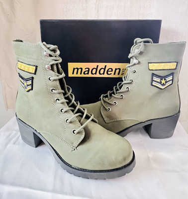Lightly worn Madden NYC KLAR02J1 Olive Lace-Up Side Zip Ankle Boots Womens 8