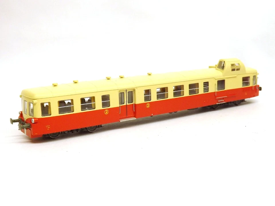 LS Models 10119S SNCF Triebwagen XBD 3943 rot & creme DCC Sound (HO Scale) boxed - Bild 2 von 4