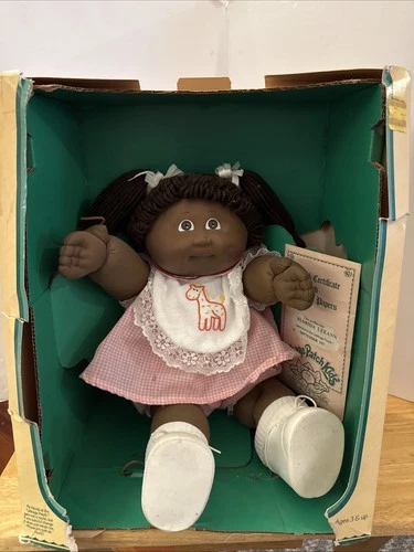 1983 African American  Cabbage Patch Doll Florida  Leeann With Damaged Box