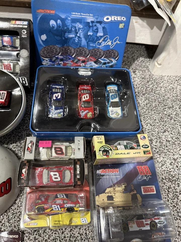 1/64 Dale Earnhardt Jr lot Oreo Budweiser DEI Hendrick Motorsports - Image 3 of 4