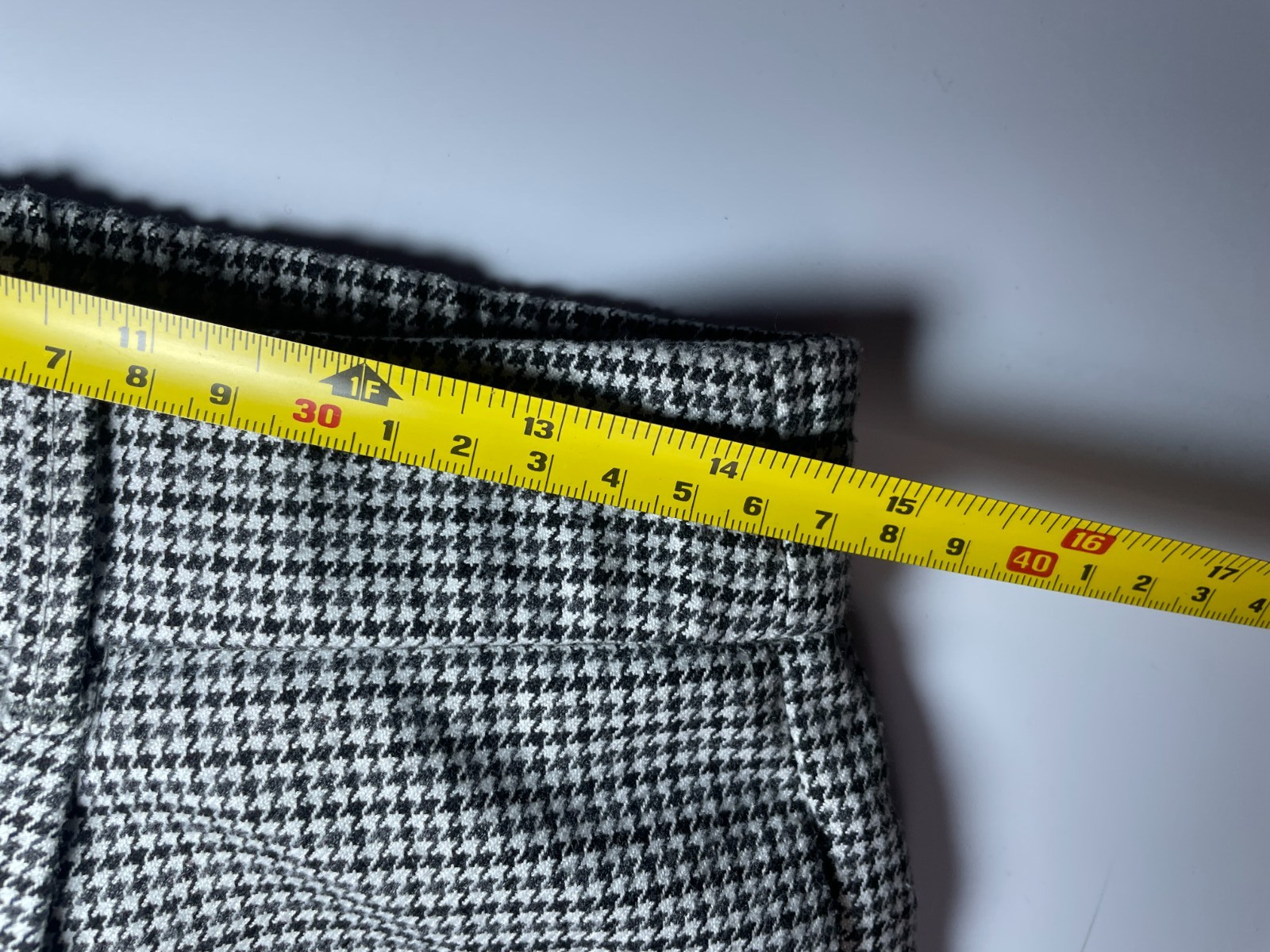 Zara Trafaluc Trousers Womens Size Medium Black White Houndstooth Capri Cropped  thumbnail 9