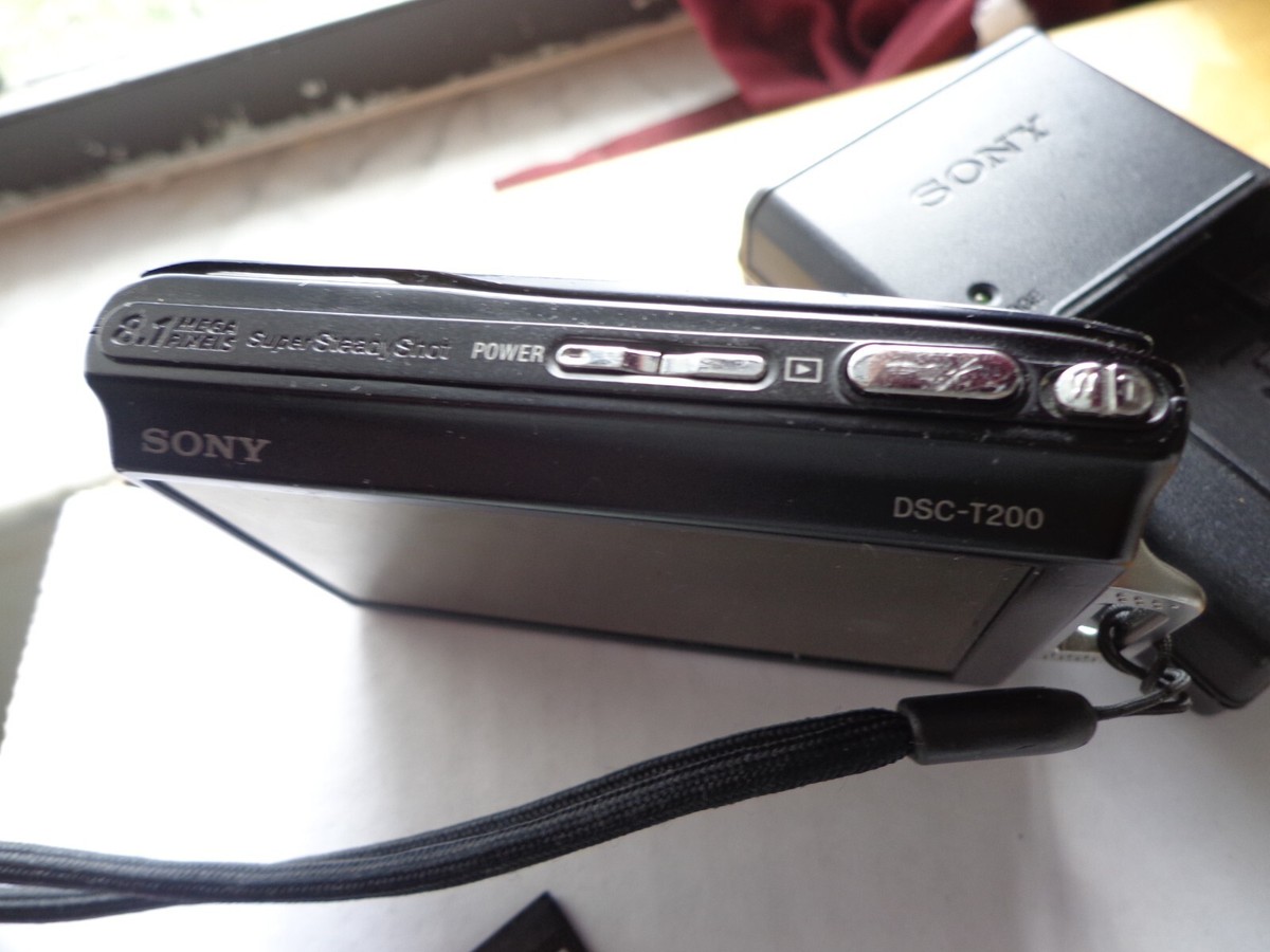 Sony Cyber-Shot DSC-T200 Digital Camera & Battery- No