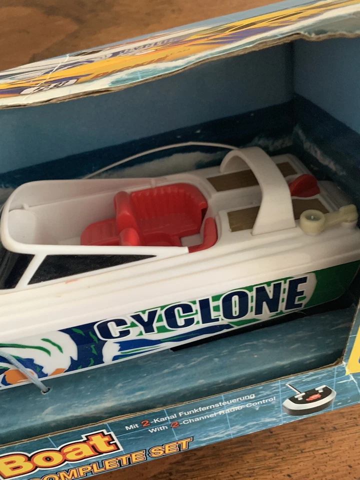 DICKIE BOAT RC OFFSHORE Made in Germany By Dickie New In Box - Image 4 of 4