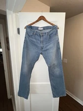 Y2K Vintage Levi’s Signature Light Wash Denim Straight Fit- Men’s Size 34x30