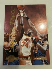1995 Skybox Hakeem Olajuwon Skytech Force SF19 Hall Of Fame