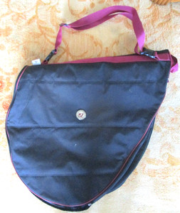 SHIRES AUBRION BLACK ENGLISH SADDLE BAG WITH SHOULDER STRAP 26 3/4"/ 51 1/4"