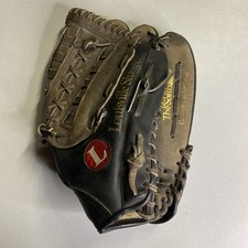 Louisville Slugger 13.5  Softball Glove Right Hand Throw KHBG9 