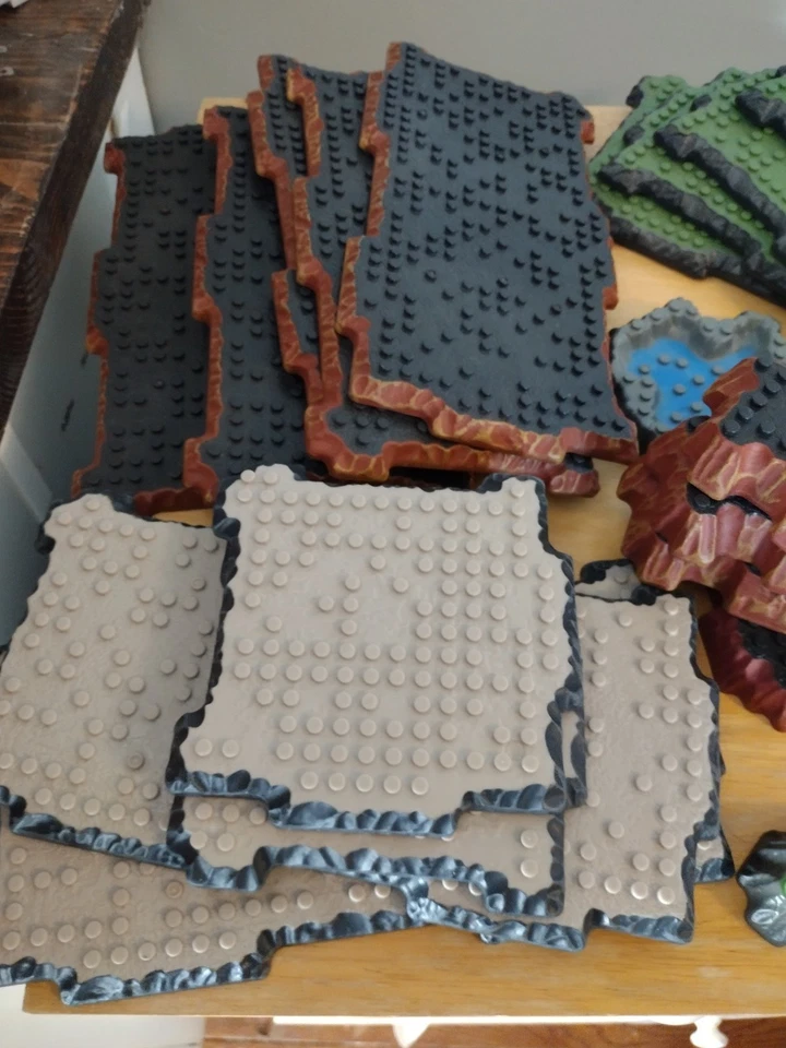 Mega Bloks Base Plates Terrain LOT - MISC Dragons Castle Grass & Grey Brown Edge - Image 2 of 4