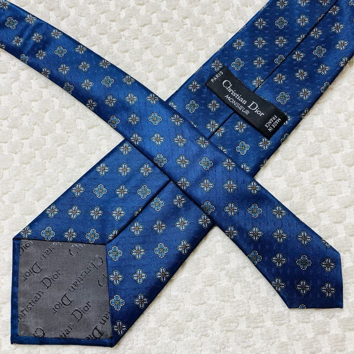 Excellent Condition Christian Dior Tie Floral Jewelry Allover 100 Silk Blue Busi thumbnail 4