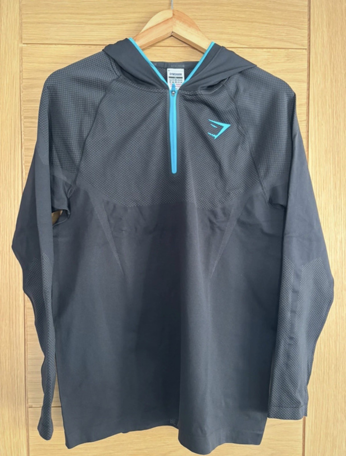Gymshark Onyx V5 Hoodie Onyx black and blue  X large brand new gym wear