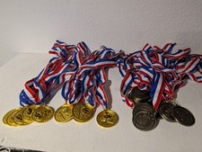 Medallas de fútbol y béisbol juvenil / 22 medallas en total