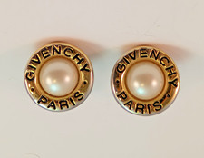 Orecchini Givenchy Paris tono oro finta perla logo clip tondi vintage
