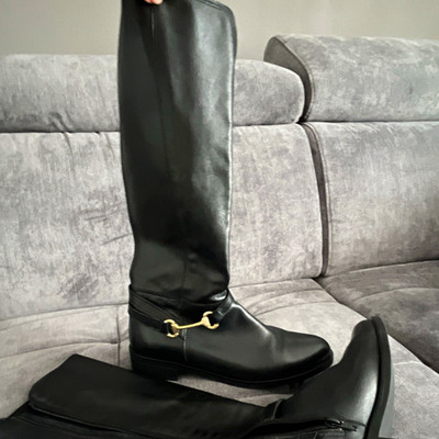 Schwarze Leder-Reitstiefel Gr. 40 kniehoch mit Reißverschluss & Bit-Dekor