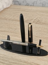 Parker Duofold Junior Vintage Black Fountain Pen with 14K Gold Nib and Trim