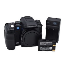 Konica Minolta Maxxum 5D DSLR Camera Body 6.1MP With Battery and charger