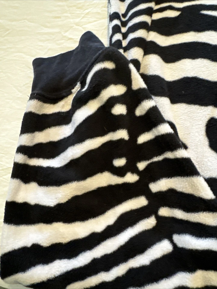 Пижама Nick & Nora зебра цельная флисовая лаунж мягкая на молнии СРЕДНЯЯ - Изображение 2 из 4