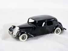 JRD F n° 112 Citroën Traction 11 CV avec malle bombée 1/43
