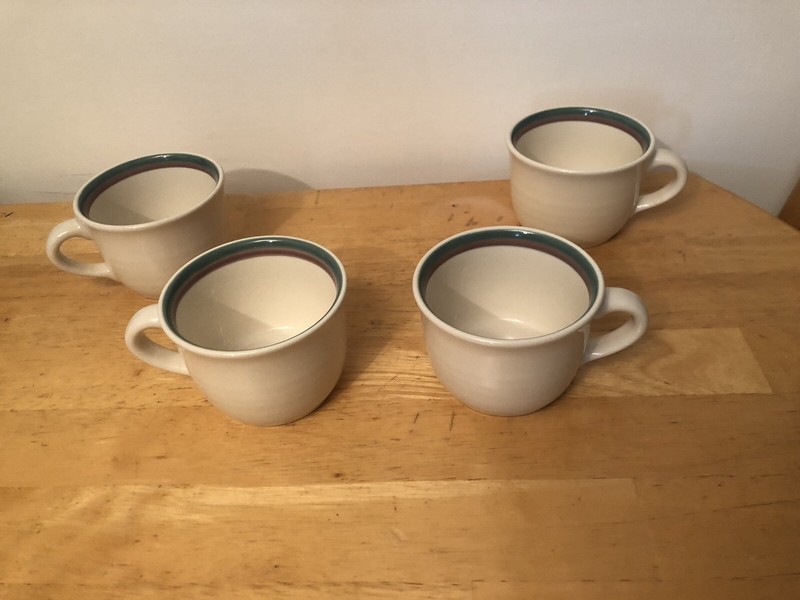 Set of 4 USA Pfaltzgraff juniper Coffee Cups/Mugs--Very Nice