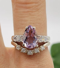 Anello di Fidanzamento 3,70 Ct Fascia Zaffiro Rosa Naturale e Diamanti Oro Bianco 14K