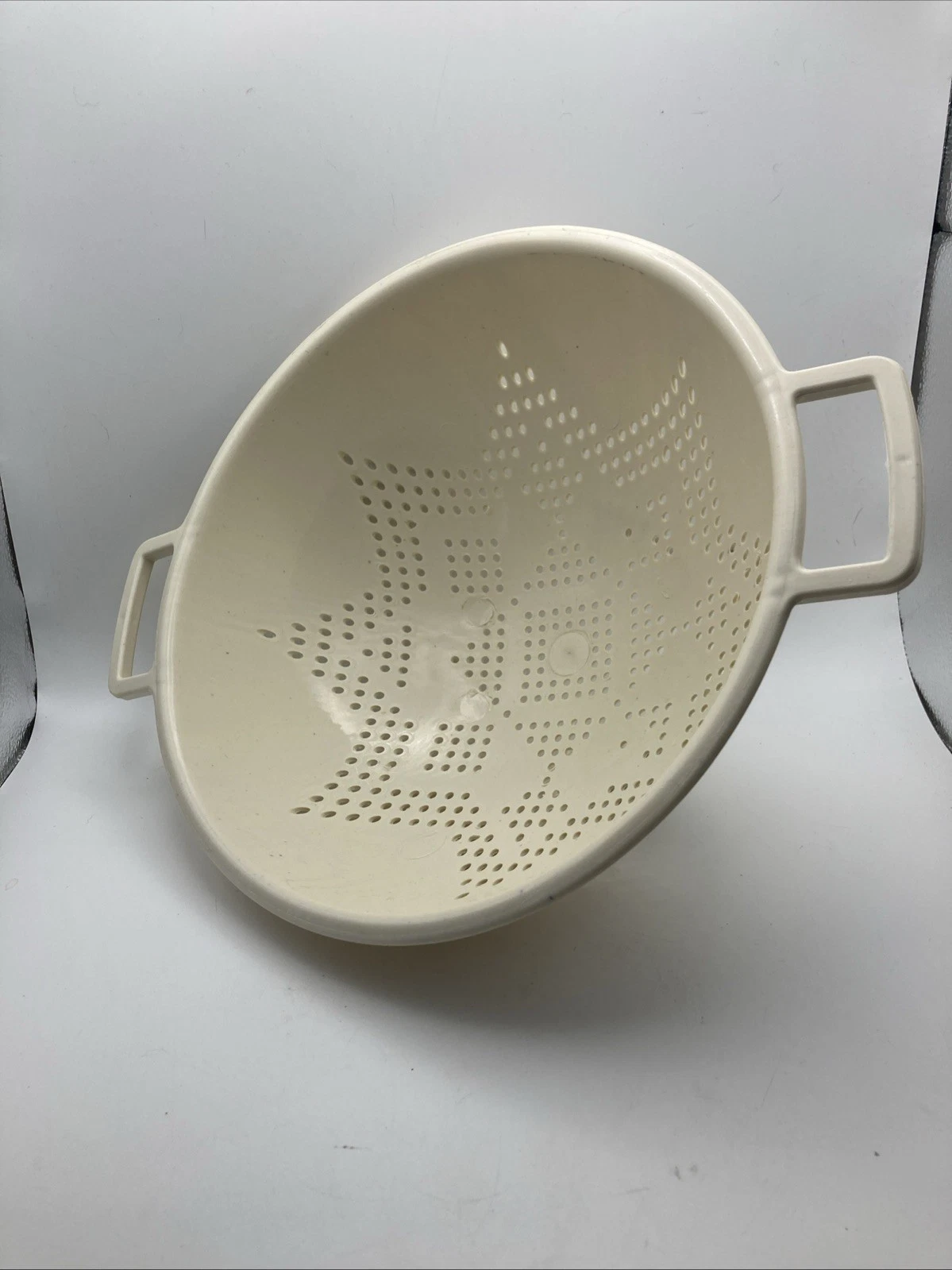 VtG MCM Colander~Strainer Cream Color Plastic Kitchen Décor 1960s~1970s NICE