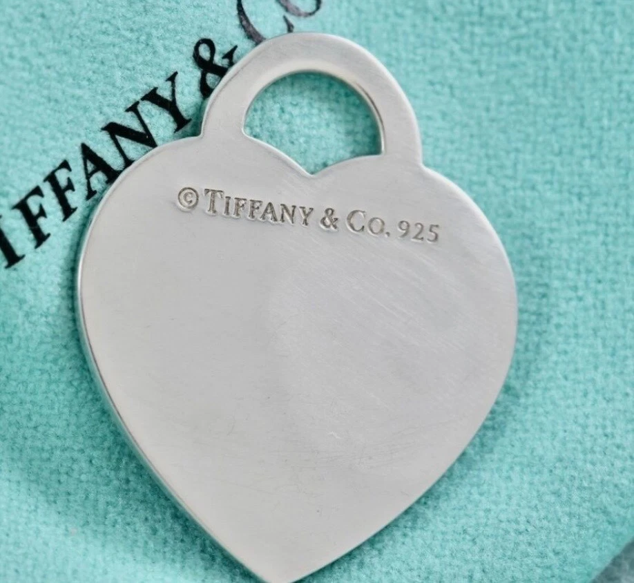 Tiffany & Co. Notas Plata Esterlina Grande "Te Amo" Corazón Dije Colgante Foto 2 de 2