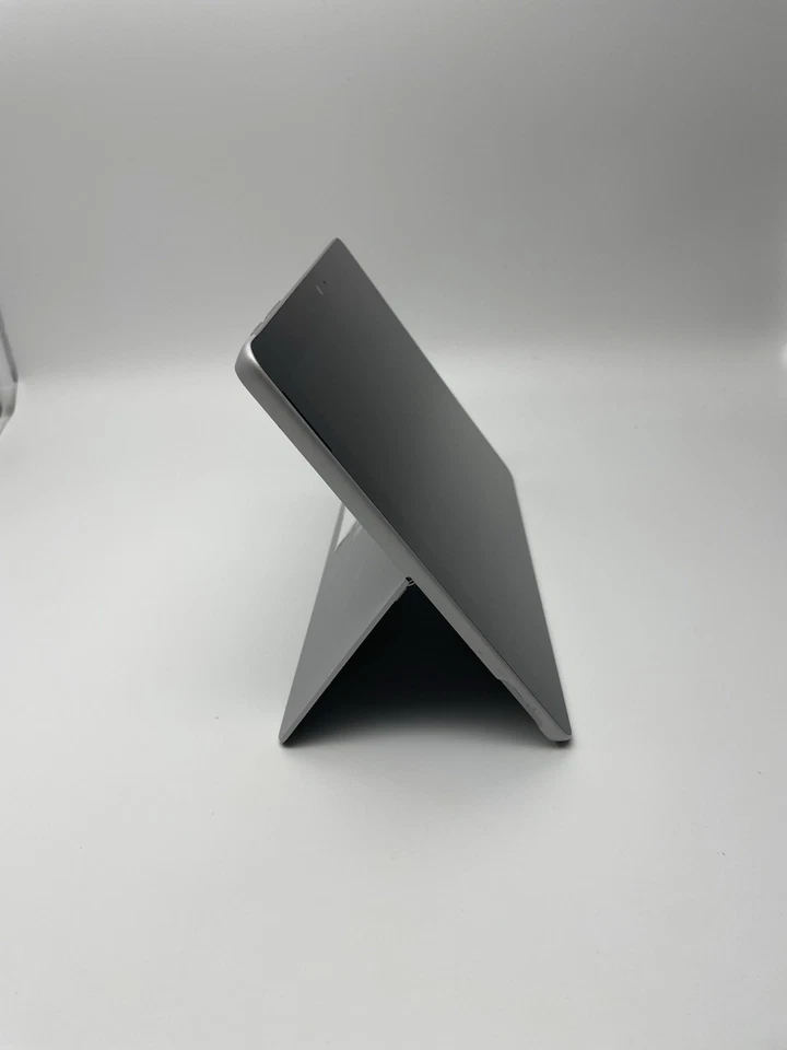 Microsoft Surface Go 1824 10'' 4GB RAM 64GB SSD Win10 GRADE: GUT inkl 19% - Bild 2 von 4