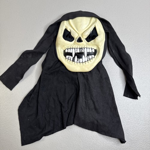Easter Unlimited Scream Ghost Face Skull Fanged Vampire Mask Glows In Dark
