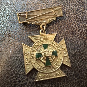 Vtg Knights Templar Commandery badge from Scranton, Pennsylvania 1922