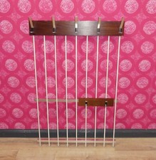 filigrane 60er 70er Jahre Garderobe weiß/braun Design Wandgarderobe space age