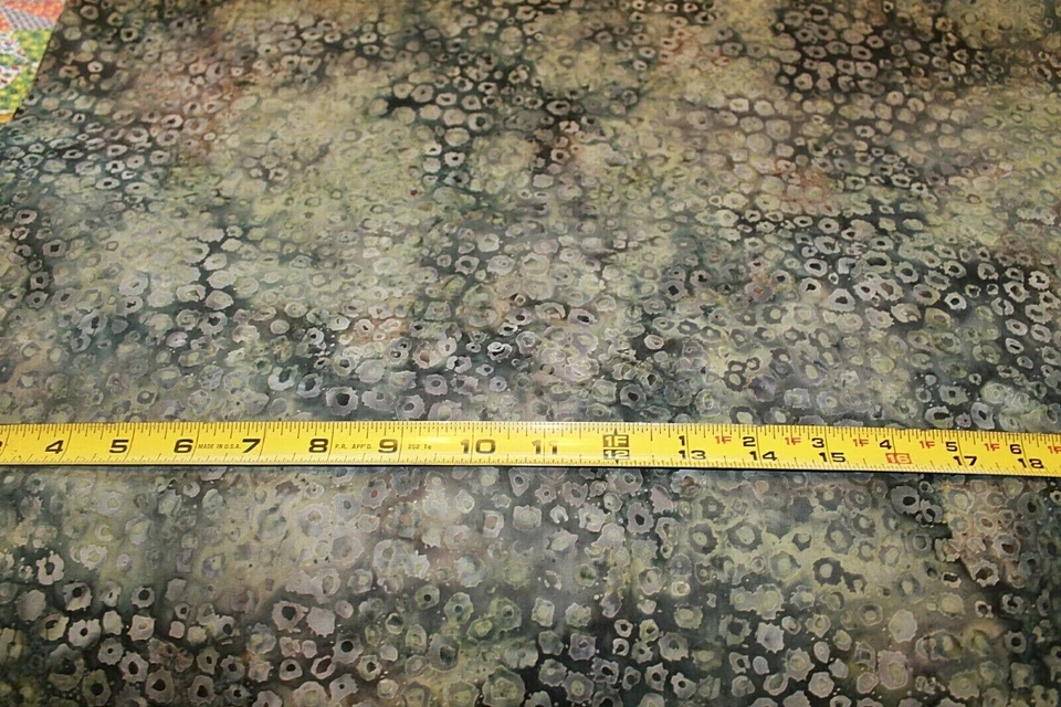 Tela de algodón Hoffman Rainbow Batik a tu elección por media yarda Foto 2 de 4