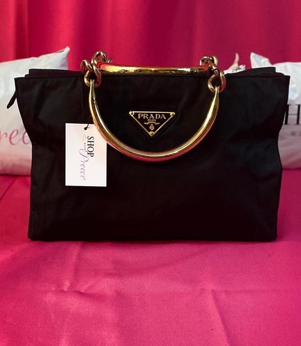 100% auténtico bolso de Prada Nylon negro con mango de hardware de oro Pre  Propiedad | eBay