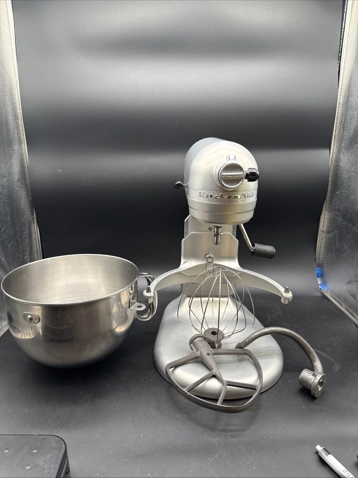 KitchenAid KP26M9XCCU 6-quart Professional 600 Series Bowl-Lift Stand Mixer
Opens in a new window or