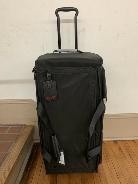 tumi alpha 2 large wheeled split duffel