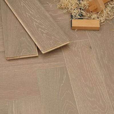 2 Fuß klassische Herringbone / gebürstete, limierte & hellgraue geölte Eiche 15x120x600 EFGG
