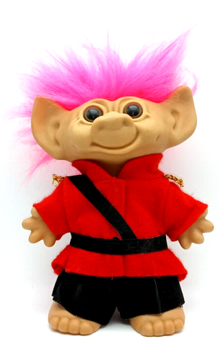 Muñeca Troll Canadian Mounty 8" Vintage Uneeda Wishnik con Pelo Rosa - Imagen 2 de 7