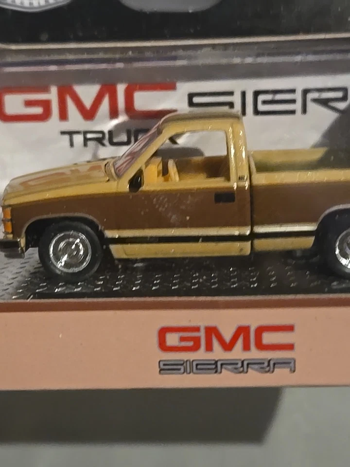 M2 Machines WMTS17 1989 GMC Sierra 1500 NEW Ltd Ed 23-03 1:64 - Image 4 of 4