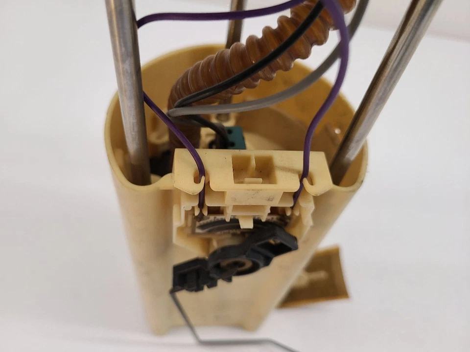 1998 1999 2000 2001 2002 2003 CADILLAC SEVILLE Fuel Pump Assembly  Foto 2 de 4