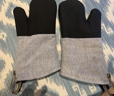 Cuisinart Neoprene Oven Mitts 2-Pack in Grey and black.