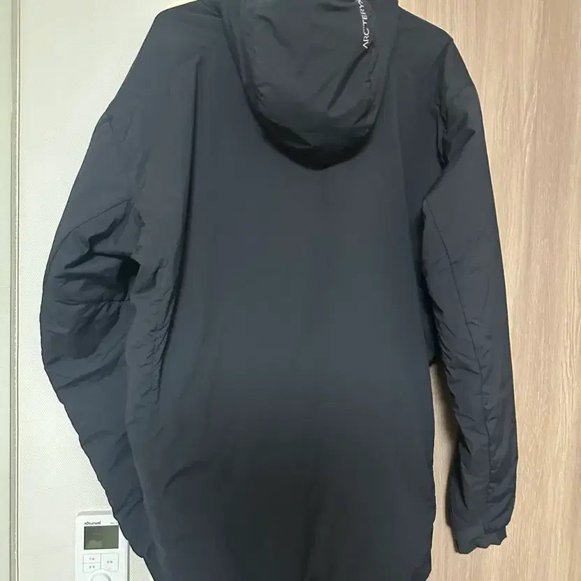 Arc'teryx Proton Black XL - Outdoor Jacket, Men's, Excellent Condition thumbnail 2