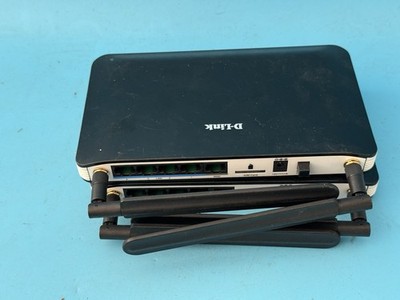 Lot of 2 D-Link DWR-921 4G LTE Wireless Routers   Tested, with Dual Antennas
