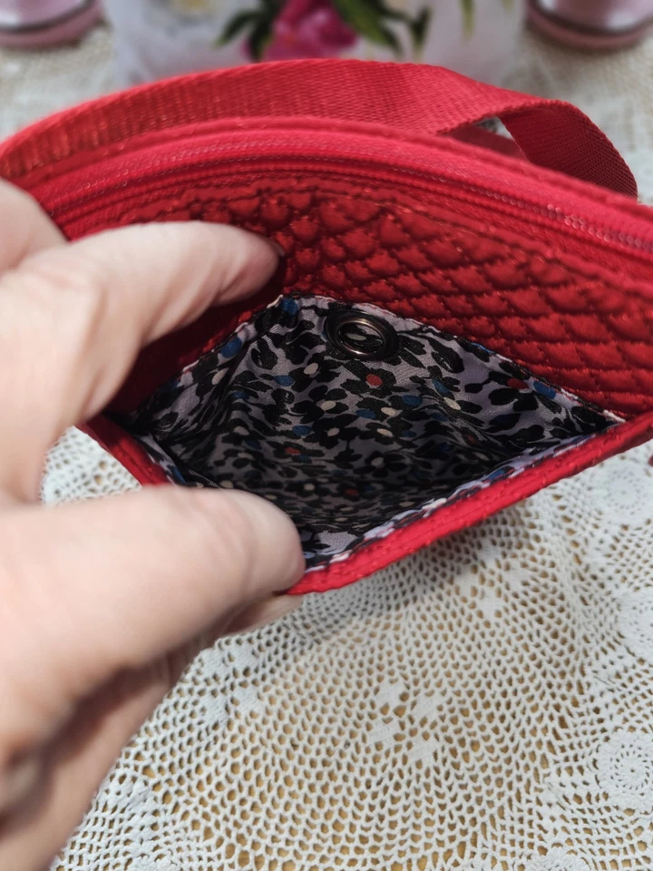 BOLSO BANDOLERA VERA BRADLEY "ROJO TANGO" MICROFIBRA HIPSTER RETIRADO Foto 4 de 4