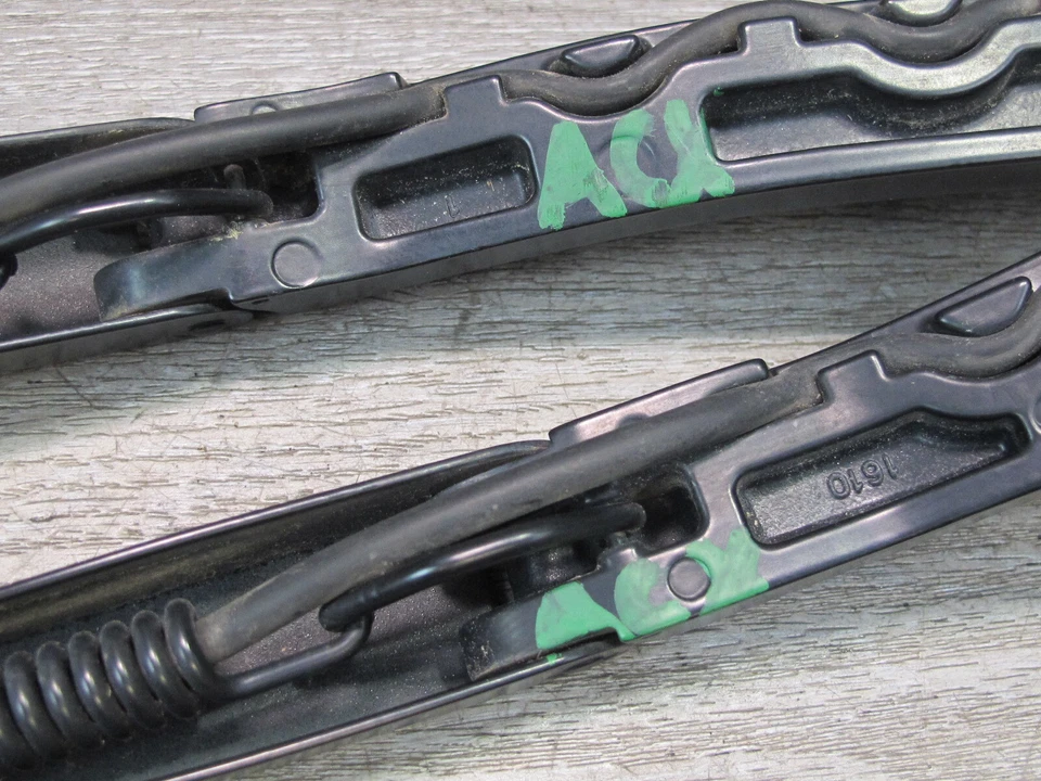 Juego de 2 brazos limpiaparabrisas delantero izquierdo y derecho Cadillac XLR 2004-2009 Foto 2 de 4