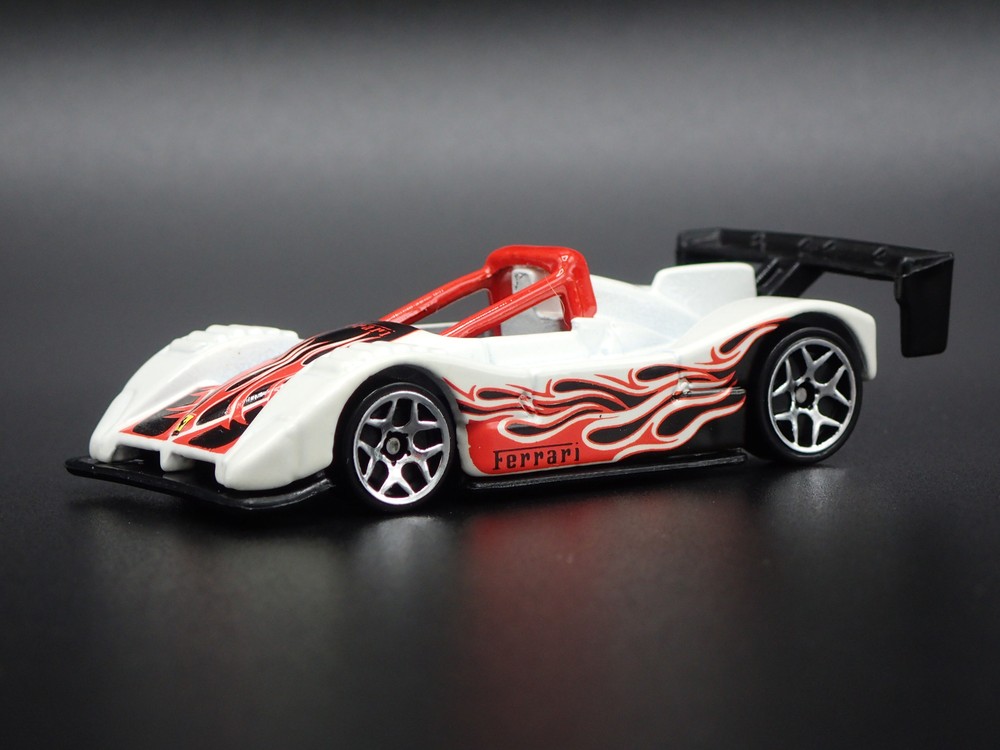 FERRARI 333 SP RACE CAR RARE 1:64 SCALE COLLECTIBLE DIORAMA DIECAST MODEL CAR