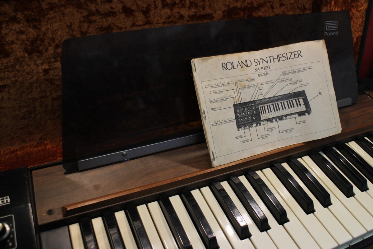 Vintage Roland SH-1000 Monophonic Analog Synthesizer Keyboard