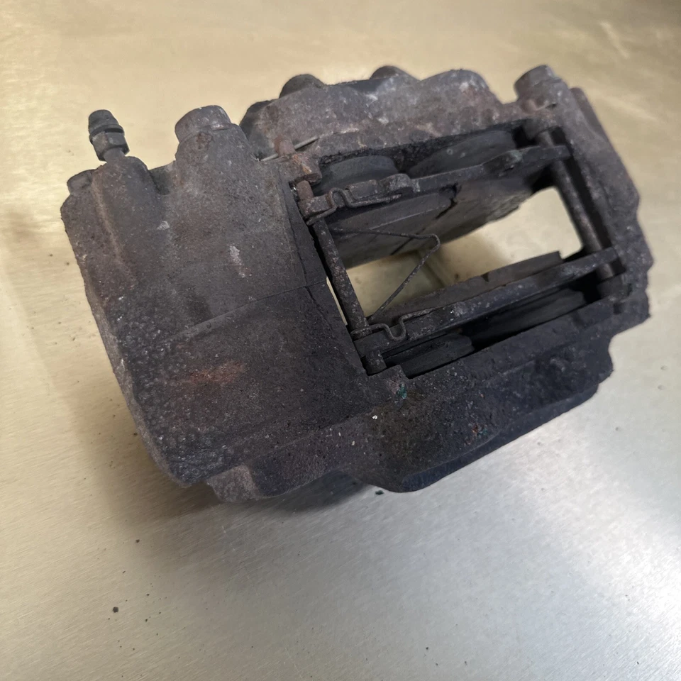 Левый передний суппорт для Toyota Sequoia 2006 оригинальный - Изображение 3 из 4