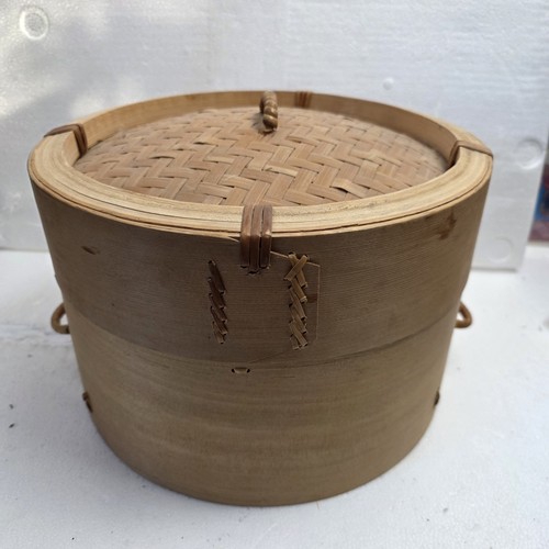 Traditioneller orientalischer Bambus Dampfgarer. Zwei Ebenen. Großer 12" Durchmesser - sehr gut