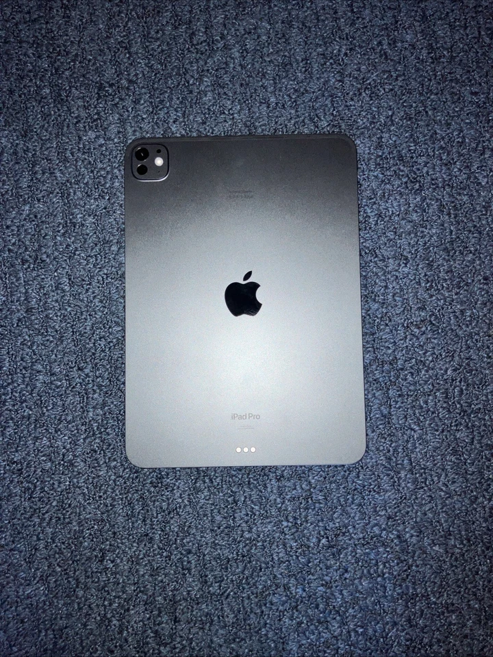 Apple iPad Pro 2025 11 pulgadas M4 con bolígrafo y 2 fundas Foto 3 de 4